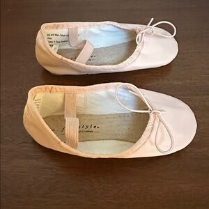 FREESTYLE by danskin girls ballet shoes pink size 11 girls